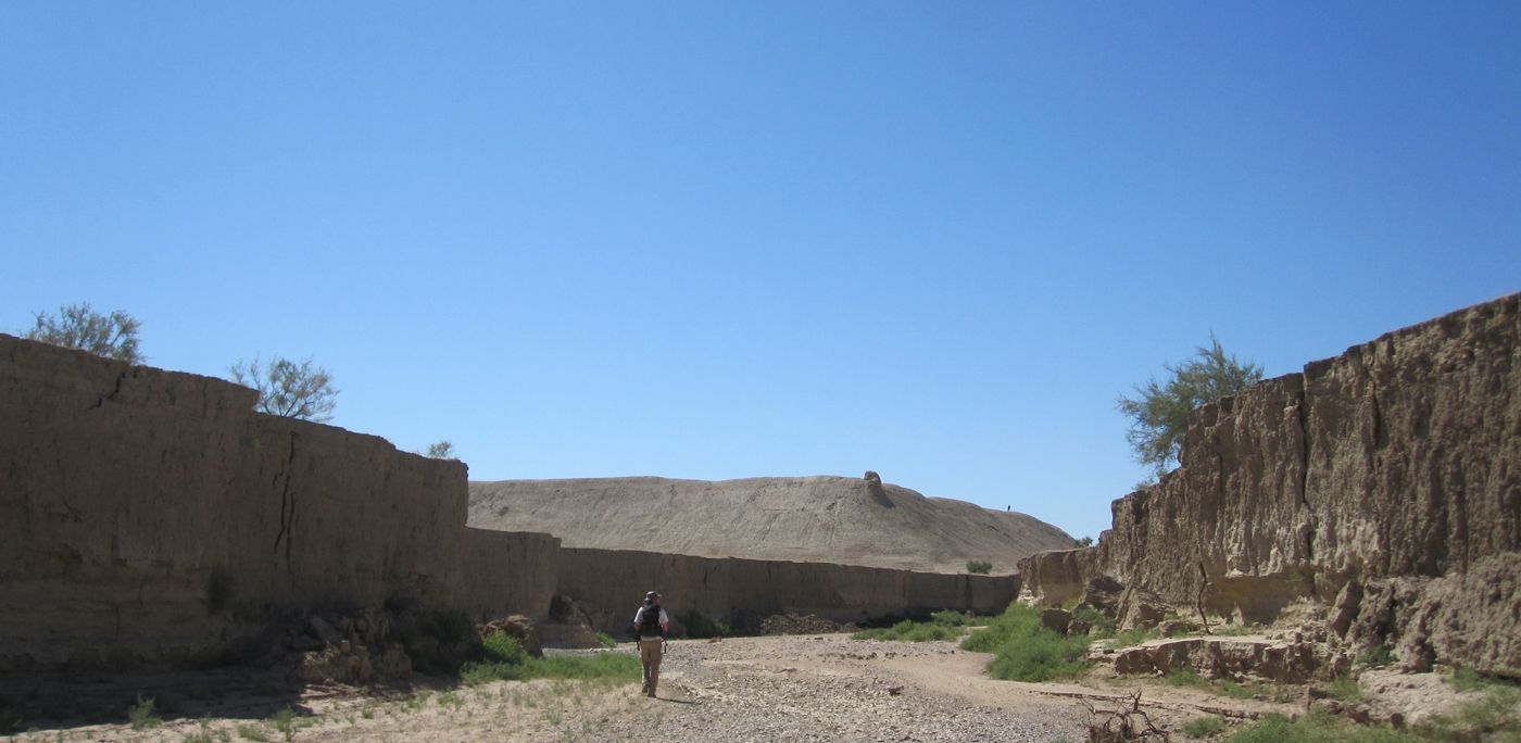 A deep wadi in the survey area near Karakala (CMS Site 20).